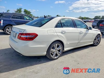 Trzecie zdjęcie samochodu z tyłu: 2012 MERCEDES-BENZ E 350 4MATIC VIN:WDDHF8JB5CA615244 - miniatura