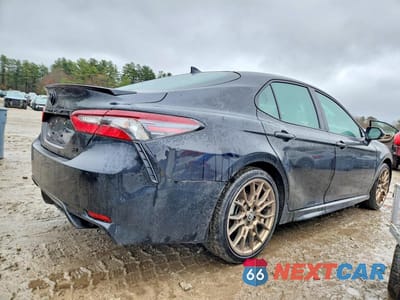 Trzecie zdjęcie samochodu z tyłu: 2024 TOYOTA CAMRY HYBRID SE NIGHTSHADE VIN:4T1T31AK4RU078339 - miniatura
