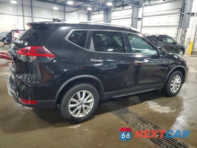 Trzecie zdjęcie samochodu z tyłu: 2018 NISSAN ROGUE SV VIN:KNMAT2MV9JP505637 - miniatura