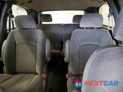 Zdjęcie 10 z 14 samochodu: 2004 CHRYSLER TOWN & COUNTRY EX FW VIN:2C4GP44R14R600256 - miniatura