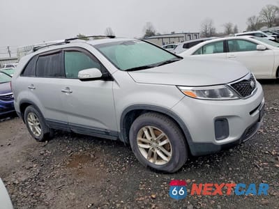 Czwarte zdjęcie samochodu z boku: 2014 KIA SORENTO LX VIN:5XYKT4A72EG509964 - miniatura