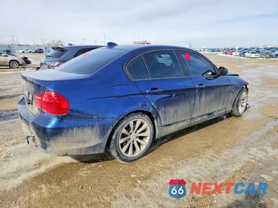 Trzecie zdjęcie samochodu z tyłu: 2011 BMW 328 XI VIN:WBAPK7C59BA817308 - miniatura