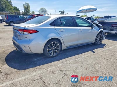 Trzecie zdjęcie samochodu z tyłu: 2020 TOYOTA COROLLA SE VIN:5YFS4RCEXLP057308 - miniatura