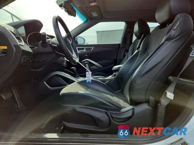Zdjęcie 7 z 12 samochodu: 2013 HYUNDAI VELOSTER BASE VIN:KMHTC6AD7DU085356 - miniatura