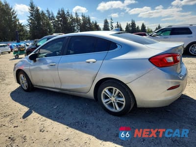 Drugie zdjęcie samochodu z przodu: 2018 CHEVROLET CRUZE LT VIN:1G1BE5SM9J7224926 - miniatura
