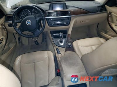 Zdjęcie 8 z 12 samochodu: 2013 BMW 328 XI VIN:WBA3B3C57DF145763 - miniatura