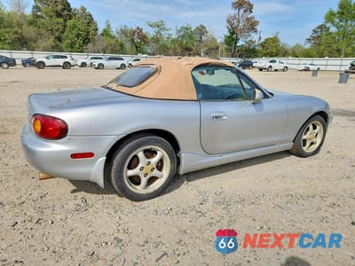 Trzecie zdjęcie samochodu z tyłu: 2000 MAZDA MX-5 MIATA BASE VIN:JM1NB3538Y0146484 - miniatura