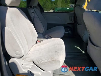 Zdjęcie 11 z 13 samochodu: 2012 TOYOTA SIENNA LE 8-PASSENGER VIN:5TDKK3DCXCS225679 - miniatura