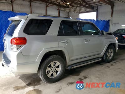 Trzecie zdjęcie samochodu z tyłu: 2023 TOYOTA 4 RUNNER SR5 VIN:JTEBU5JR4D5118418 - miniatura