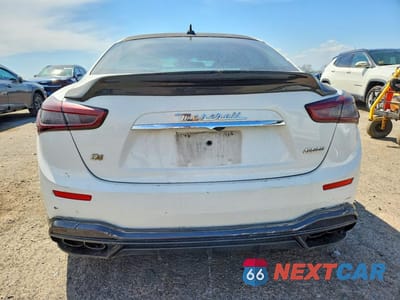Zdjęcie 6 z 12 samochodu: 2015 MASERATI GHIBLI VIN:ZAM57XSA8F1139355 - miniatura