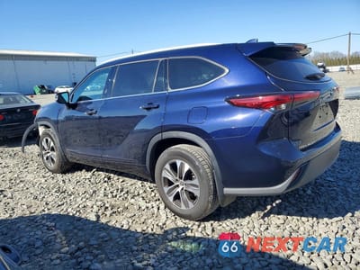 Drugie zdjęcie samochodu z przodu: 2022 TOYOTA HIGHLANDER XLE VIN:5TDHZRBH1NS582825 - miniatura