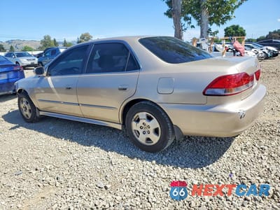 Drugie zdjęcie samochodu z przodu: 2002 HONDA ACCORD EX VIN:1HGCG165X2A003732 - miniatura