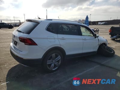 Trzecie zdjęcie samochodu z tyłu: 2021 VOLKSWAGEN TIGUAN SE VIN:3VV3B7AX8MM137915 - miniatura