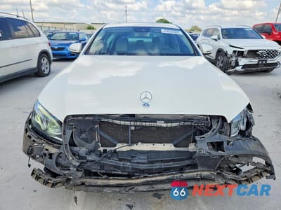 Piąte zdjęcie samochodu w środku: 2017 MERCEDES-BENZ E 300 VIN:WDDZF4JB6HA279902 - miniatura