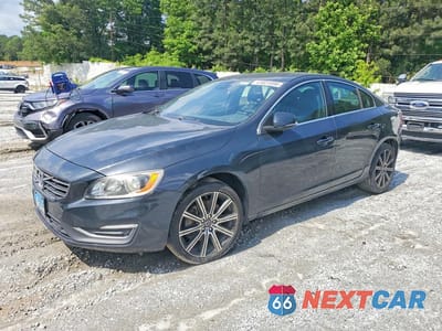 2015 VOLVO S60 PLATINUM YV1612TD9F2306557 - główne zdjęcie licytacji z USA - miniatura