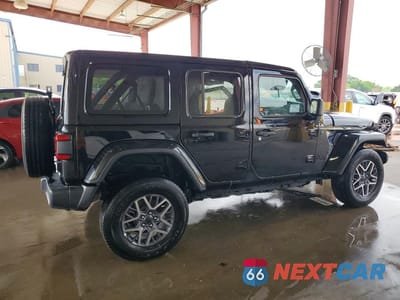 Trzecie zdjęcie samochodu z tyłu: 2025 JEEP WRANGLER SAHARA VIN:1C4PJXEN8SW644242 - miniatura
