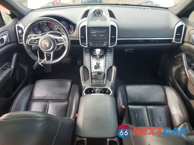 Zdjęcie 8 z 12 samochodu: 2017 PORSCHE CAYENNE VIN:WP1AA2A25HKA86174 - miniatura