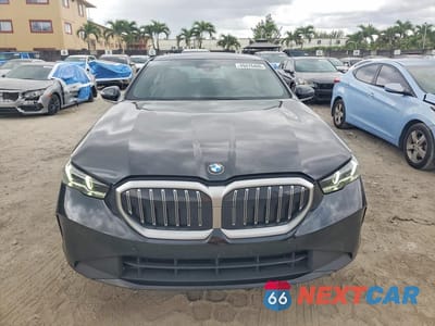 Piąte zdjęcie samochodu w środku: 2024 BMW 530 I VIN:WBA43FJ07RCR11493 - miniatura