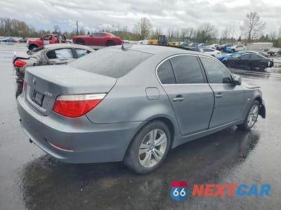 Trzecie zdjęcie samochodu z tyłu: 2010 BMW 528 XI VIN:WBANV1C50AC159666 - miniatura
