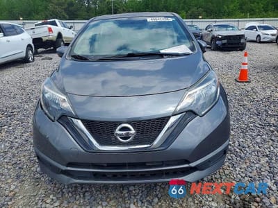 Piąte zdjęcie samochodu w środku: 2018 NISSAN VERSA NOTE SV VIN:3N1CE2CPXJL352576 - miniatura