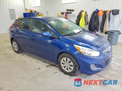 Czwarte zdjęcie samochodu z boku: 2017 HYUNDAI ACCENT SE VIN:KMHCT5AE5HU346959 - miniatura