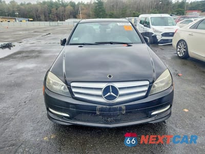 Piąte zdjęcie samochodu w środku: 2011 MERCEDES-BENZ C 300 4MATIC VIN:WDDGF8BB0BR134120 - miniatura