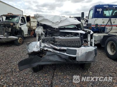 Piąte zdjęcie samochodu w środku: 2019 CHEVROLET SILVERADO K3500 VIN:1GB3KVCG5KF156844 - miniatura