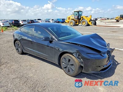 Czwarte zdjęcie samochodu z boku: 2025 TESLA MODEL 3 VIN:5YJ3E1EA6SF032185 - miniatura
