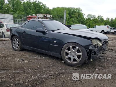 Czwarte zdjęcie samochodu z boku: 1998 MERCEDES-BENZ SLK 230 KOMPRESSOR VIN:WDBKK47F6WF071955 - miniatura