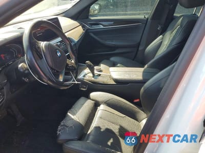 Zdjęcie 7 z 12 samochodu: 2021 BMW 530 XI VIN:WBA13BJ04MCF15352 - miniatura