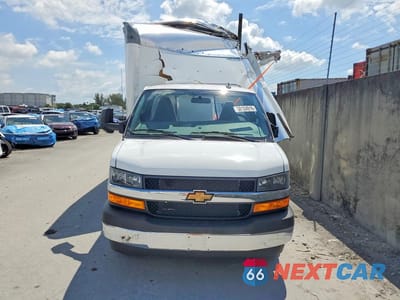 Piąte zdjęcie samochodu w środku: 2025 CHEVROLET EXPRESS G3500 VIN:1HA3GSC73SN014876 - miniatura