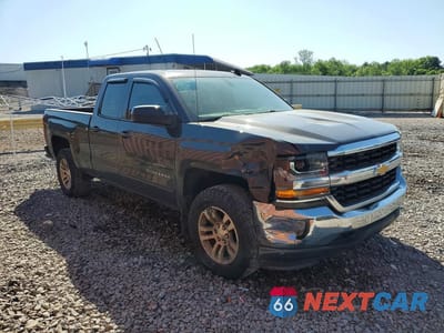 Czwarte zdjęcie samochodu z boku: 2016 CHEVROLET SILVERADO K1500 LT VIN:1GCVKREHXGZ327076 - miniatura