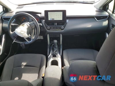 Zdjęcie 8 z 13 samochodu: 2024 TOYOTA COROLLA CROSS LE VIN:7MUCAABG7RV094064 - miniatura
