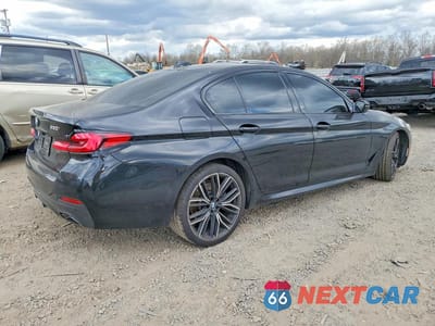 Trzecie zdjęcie samochodu z tyłu: 2021 BMW 530 XI VIN:WBA13BJ00MCG67743 - miniatura