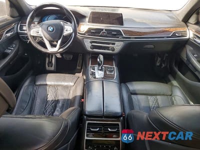 Zdjęcie 8 z 12 samochodu: 2018 BMW 750 XI VIN:WBA7B0C55JG527229 - miniatura