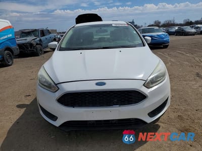 Piąte zdjęcie samochodu w środku: 2016 FORD FOCUS SE VIN:1FADP3F26GL269318 - miniatura