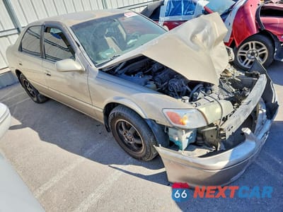 Czwarte zdjęcie samochodu z boku: 2001 TOYOTA CAMRY LE VIN:JT2BG28K110606441 - miniatura