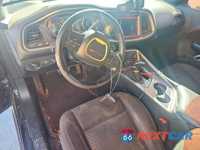 Zdjęcie 8 z 11 samochodu: 2016 DODGE CHALLENGER SXT VIN:2C3CDZAG4GH195452 - miniatura