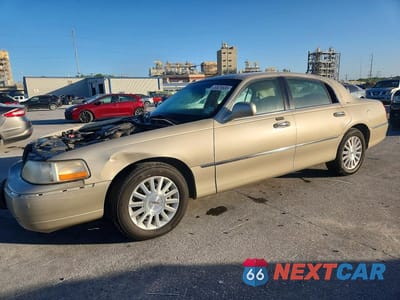 2004 LINCOLN TOWN CAR ULTIMATE 1LNHM83W34Y654225 - główne zdjęcie licytacji z USA - miniatura