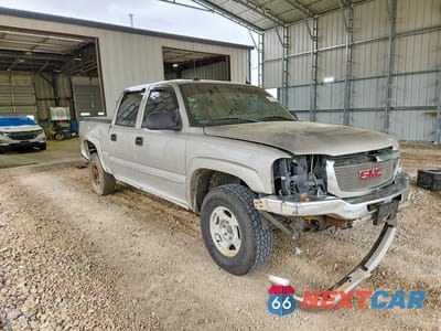 Czwarte zdjęcie samochodu z boku: 2004 GMC NEW SIERRA K1500 VIN:2GTEK13T041370791 - miniatura