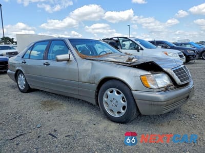 Czwarte zdjęcie samochodu z boku: 1995 MERCEDES-BENZ S 500 VIN:WDBGA51EXSA275308 - miniatura