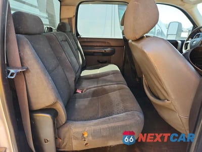 Zdjęcie 10 z 12 samochodu: 2008 CHEVROLET SILVERADO FLATBED TRUCK VIN:1GCJK33698F189756 - miniatura