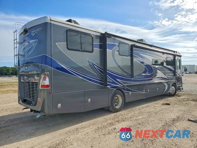Czwarte zdjęcie samochodu z boku: 2022 FREIGHTLINER CHASSIS XC RV VIN:4UZACGFC3NCNS7232 - miniatura