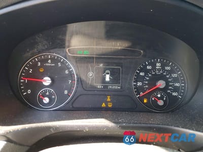 Zdjęcie 9 z 13 samochodu: 2018 KIA SORENTO LX V6 VIN:5XYPGDA51JG346680 - miniatura