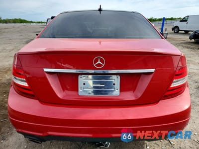 Zdjęcie 6 z 12 samochodu: 2014 MERCEDES-BENZ C 250 VIN:WDDGF4HB1EA945136 - miniatura