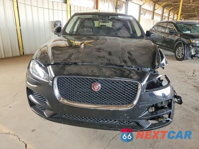 Piąte zdjęcie samochodu w środku: 2020 JAGUAR F-PACE VIN:SADCS2FX6LA644743 - miniatura