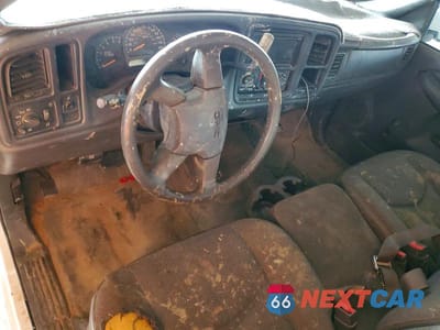 Zdjęcie 8 z 11 samochodu: 2005 GMC NEW SIERRA C1500 VIN:1GTEC14VX5Z900321 - miniatura