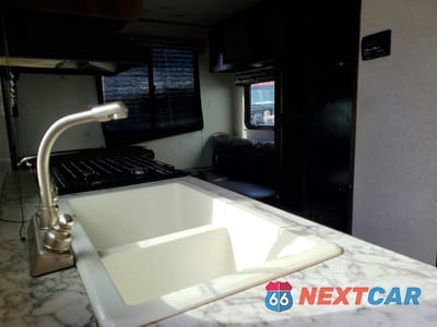 Zdjęcie 6 z 10 samochodu: 2018 JAYCO JAY FLIGHT CAMPER VIN:1UJBJ0BL8J75Z0101 - miniatura