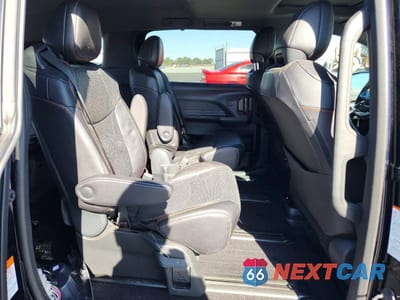 Zdjęcie 11 z 14 samochodu: 2024 TOYOTA SIENNA XSE VIN:5TDCRKEC5RS205874 - miniatura