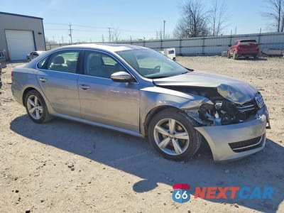 Czwarte zdjęcie samochodu z boku: 2012 VOLKSWAGEN PASSAT SE VIN:1VWBH7A30CC035849 - miniatura